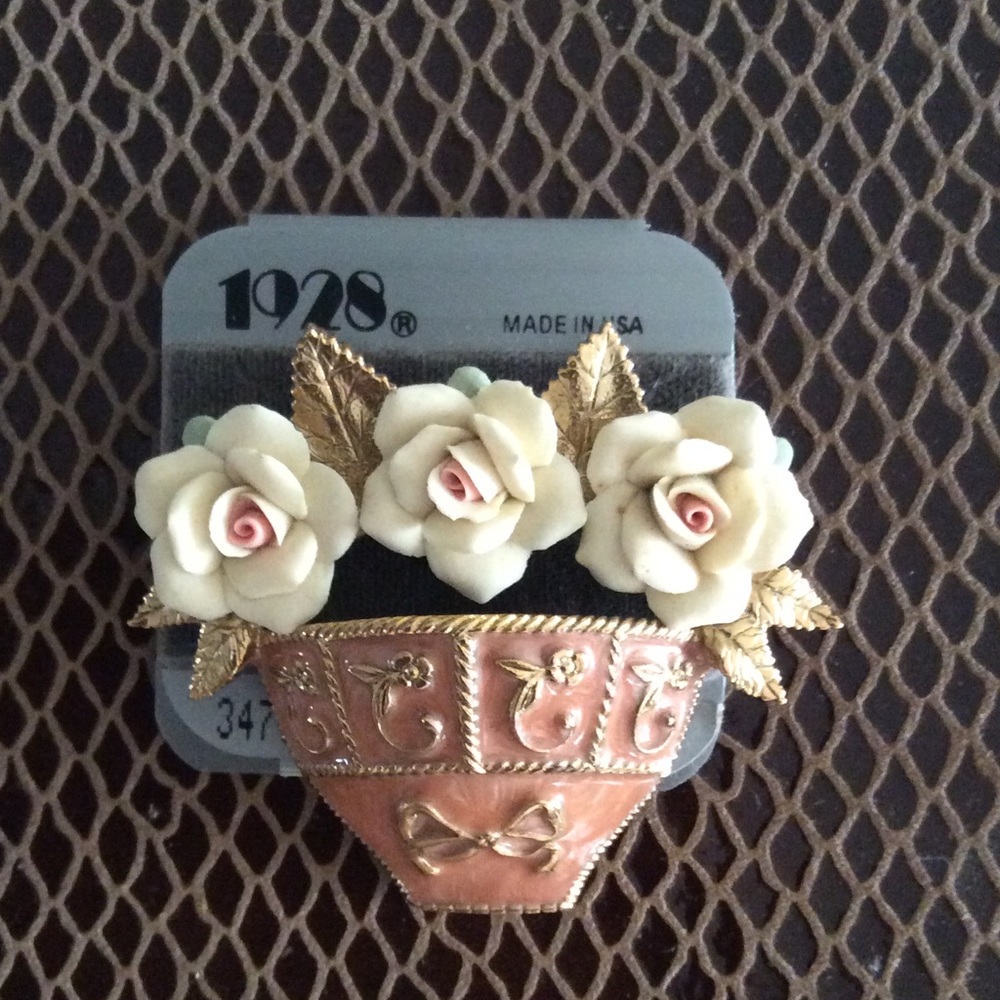 1928 Brooches - Picture 3 of 4